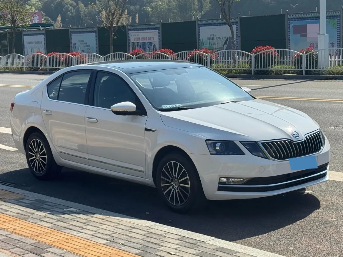 2018 Skoda Octavia 1.6L 110HP L4 6AT,autocango,china used car exporter,china ev exporter,chinese used car exporter,chinese used ev exporter