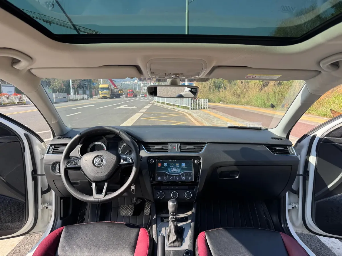 2018 Skoda Octavia 1.6L 110HP L4 6AT,autocango,china used car exporter,china ev exporter,chinese used car exporter,chinese used ev exporter