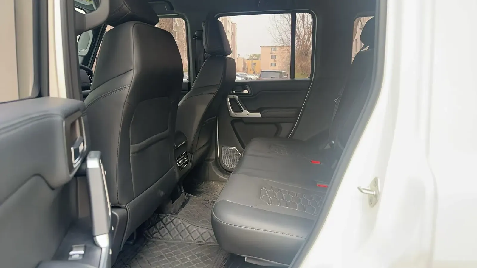 2024 212 212 T01 2.0T 252HP L4 8AT,autocango,china used car exporter,china ev exporter,chinese used car exporter,chinese used ev exporter