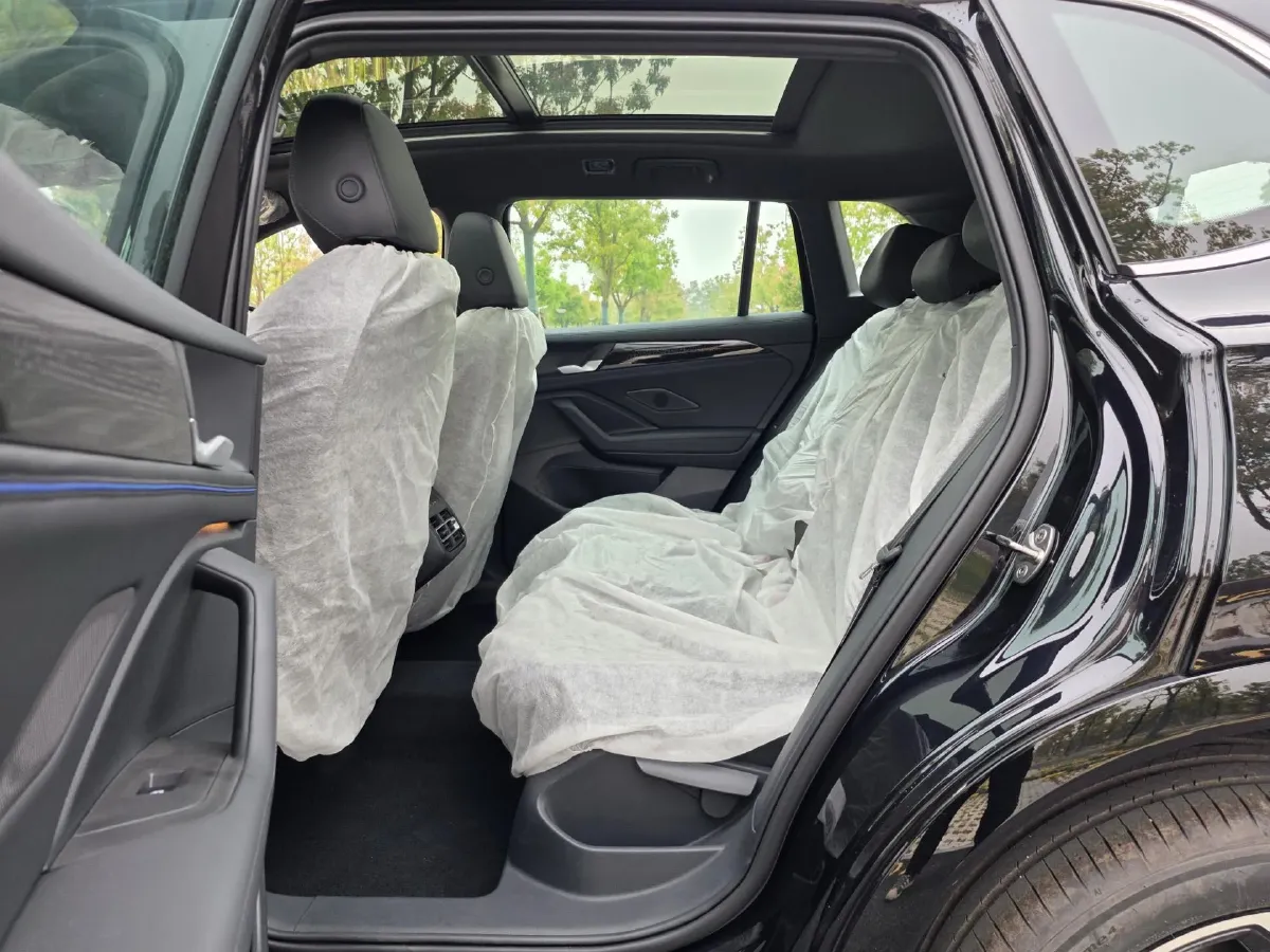 2024 Volkswagen Tiguan L 2.0T 186HP L4 7DCT,autocango,china used car exporter,china ev exporter,chinese used car exporter,chinese used ev exporter