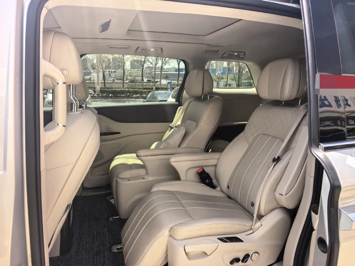 2022 Voyah Dream BEV 82KWH,autocango,china used car exporter,china ev exporter,chinese used car exporter,chinese used ev exporter