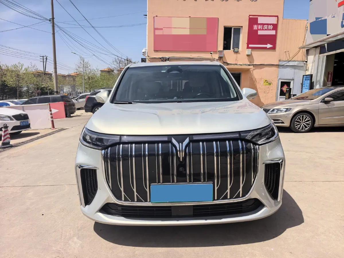 2022 Voyah Dream BEV 82KWH,autocango,china used car exporter,china ev exporter,chinese used car exporter,chinese used ev exporter