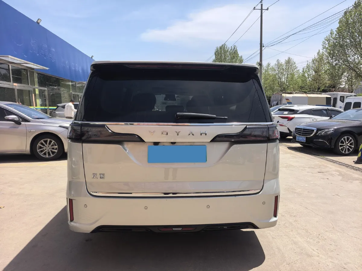 2022 Voyah Dream BEV 82KWH,autocango,china used car exporter,china ev exporter,chinese used car exporter,chinese used ev exporter