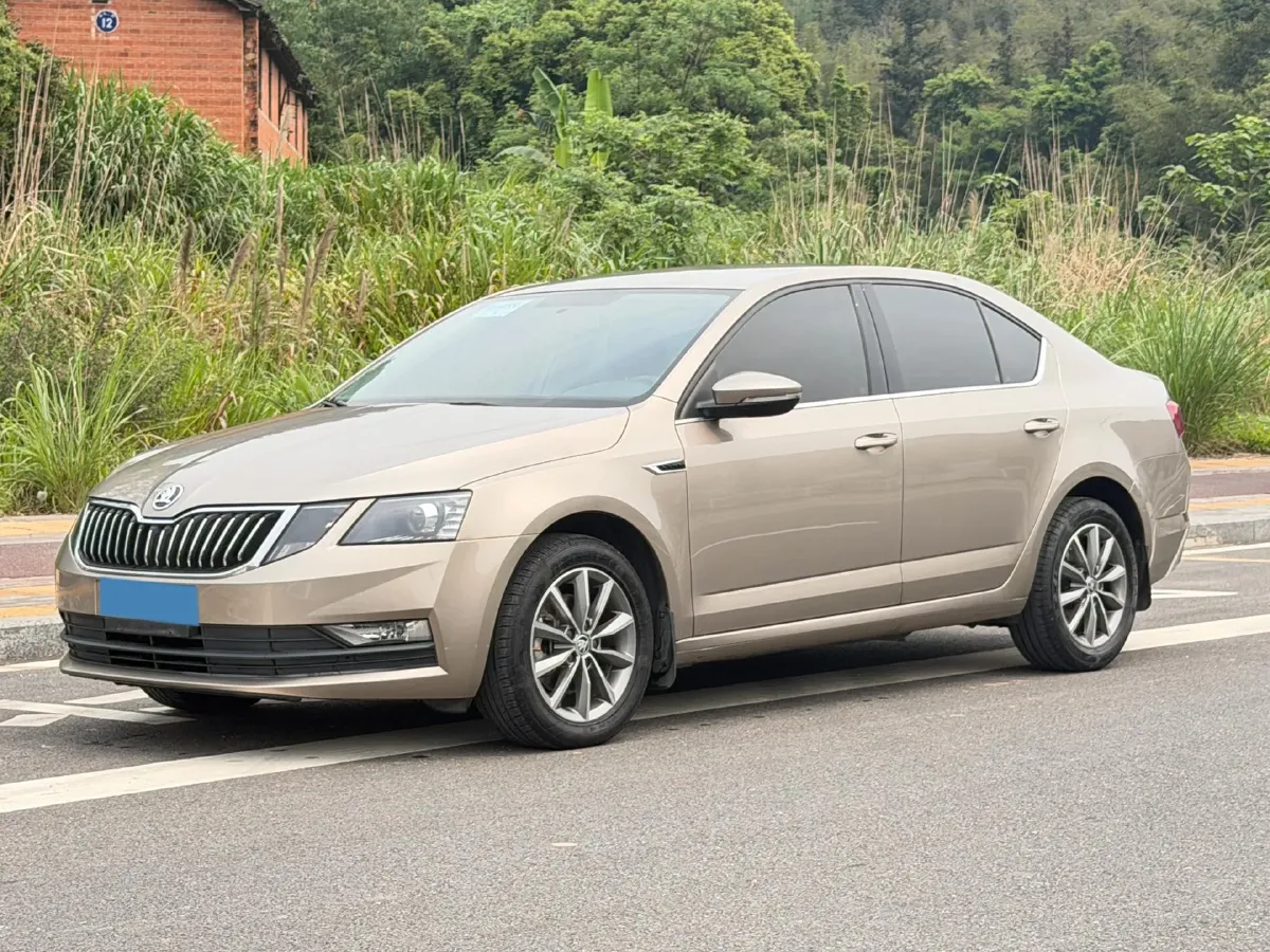 2020 Skoda Octavia 1.5L 113HP L4 6AT,autocango,china used car exporter,china ev exporter,chinese used car exporter,chinese used ev exporter