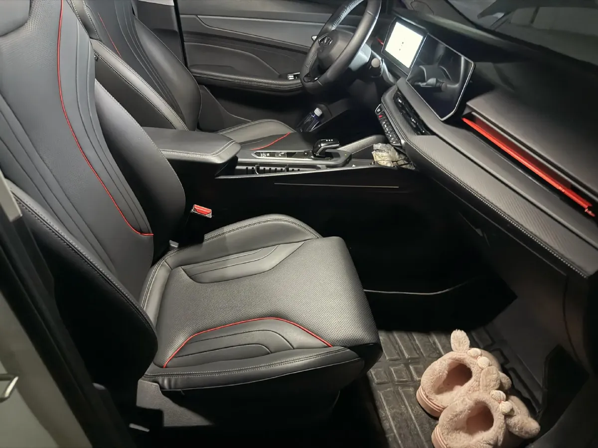 2022 Geely Binray 1.5T 181HP L4 7DCT,autocango,china used car exporter,china ev exporter,chinese used car exporter,chinese used ev exporter