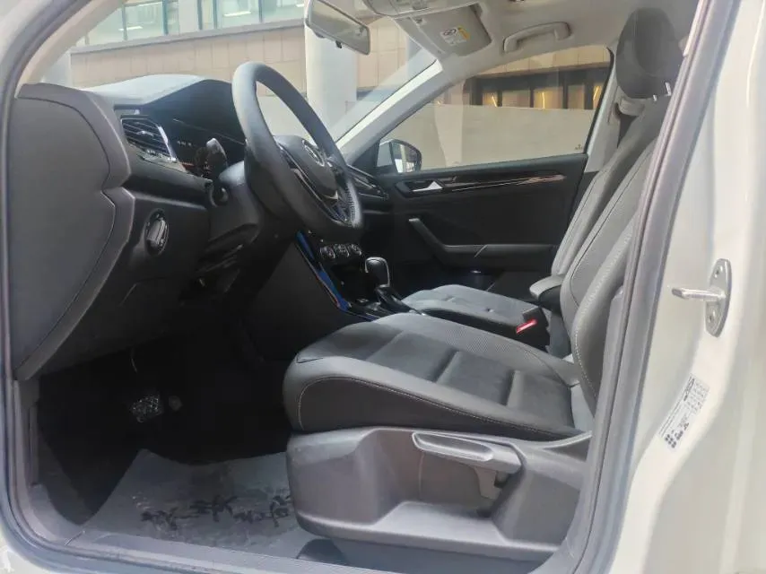 2022 Volkswagen T-Roc 1.4T 150HP L4 7DCT,autocango,china used car exporter,china ev exporter,chinese used car exporter,chinese used ev exporter