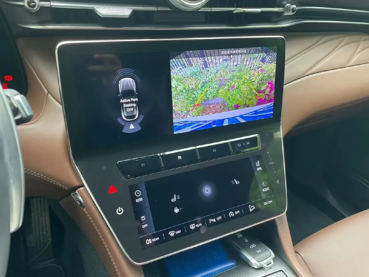 2022 Maserati Levante 2.0T 330HP L4 8AT,autocango,china used car exporter,china ev exporter,chinese used car exporter,chinese used ev exporter