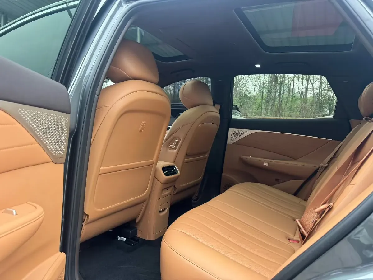 2025 DongFeng Aeolus L8 1.5T 154HP L4 4DHT PHEV,autocango,china used car exporter,china ev exporter,chinese used car exporter,chinese used ev exporter