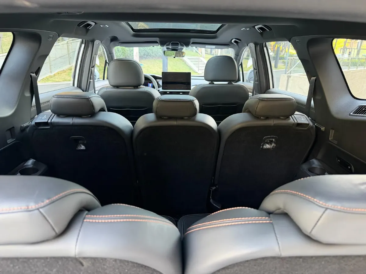 2024 Geely Okavango L 2.0T 218HP L4 7DCT,autocango,china used car exporter,china ev exporter,chinese used car exporter,chinese used ev exporter