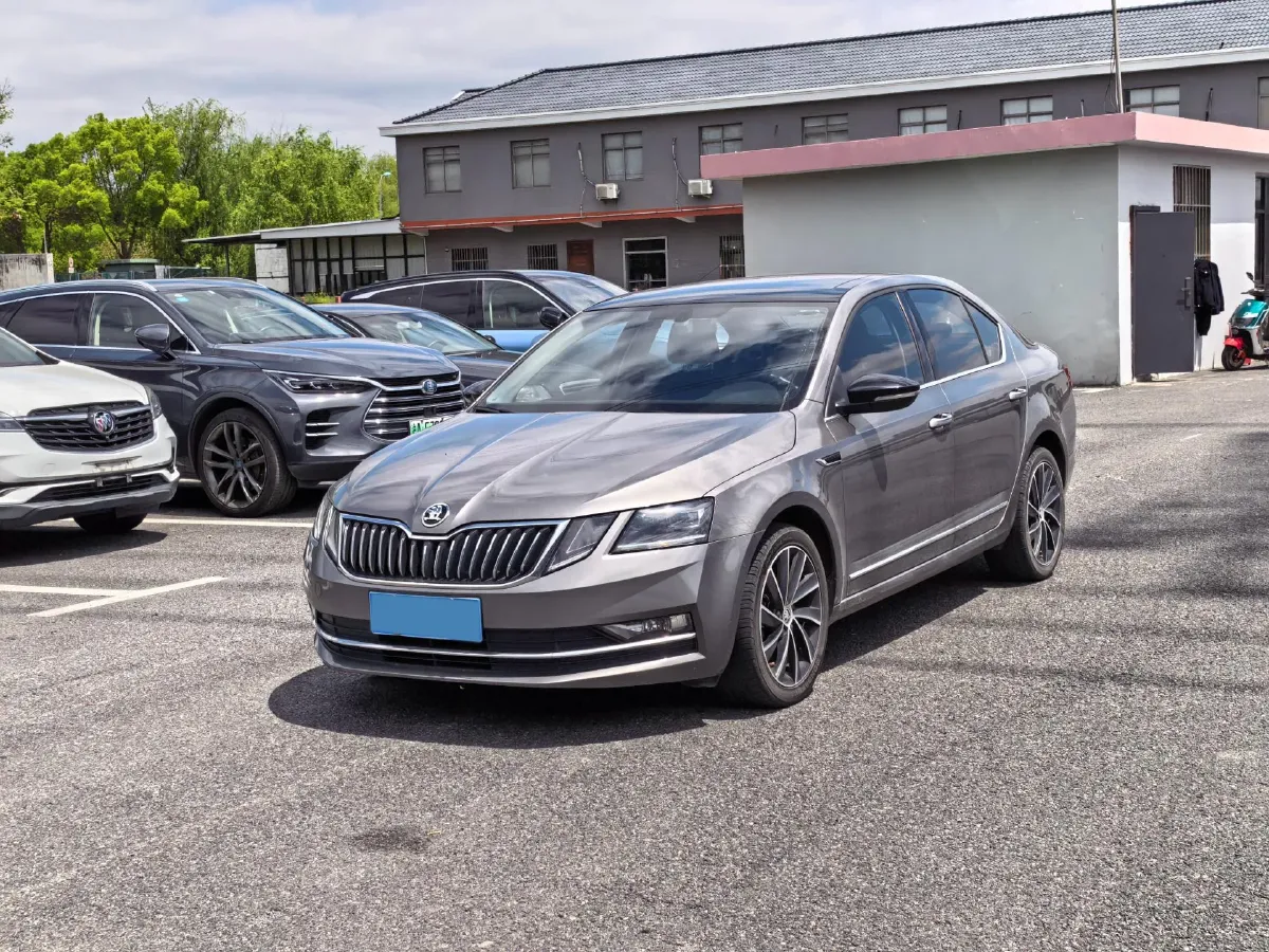 2019 Skoda Octavia 1.4T 150HP L4 7DCT,autocango,china used car exporter,china ev exporter,chinese used car exporter,chinese used ev exporter