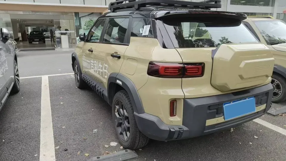 2025 Geely Cowboy 1.5T 181HP L4 7DCT,autocango,china used car exporter,china ev exporter,chinese used car exporter,chinese used ev exporter