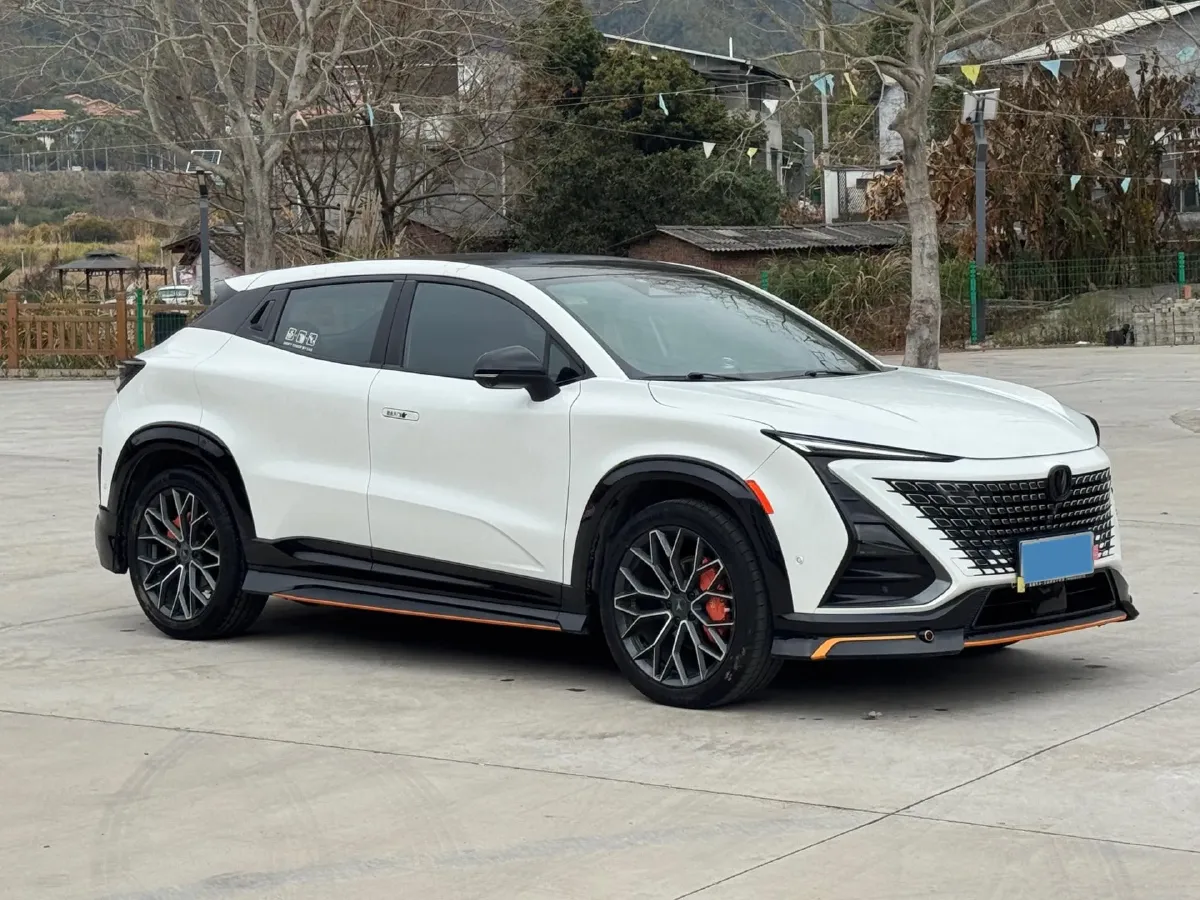 2022 ChangAn UNI-T 1.5T 188HP L4 7DCT,autocango,china used car exporter,china ev exporter,chinese used car exporter,chinese used ev exporter