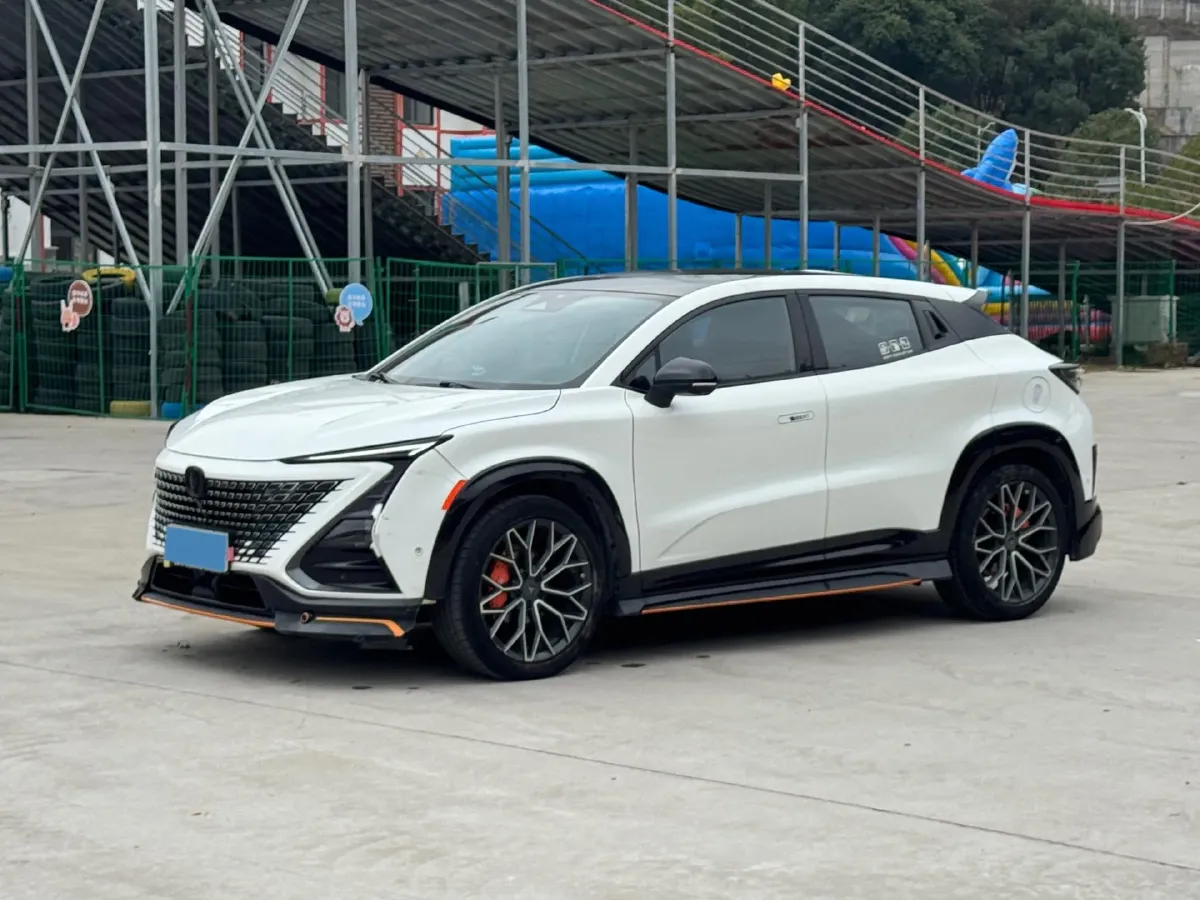 2022 ChangAn UNI-T 1.5T 188HP L4 7DCT,autocango,china used car exporter,china ev exporter,chinese used car exporter,chinese used ev exporter