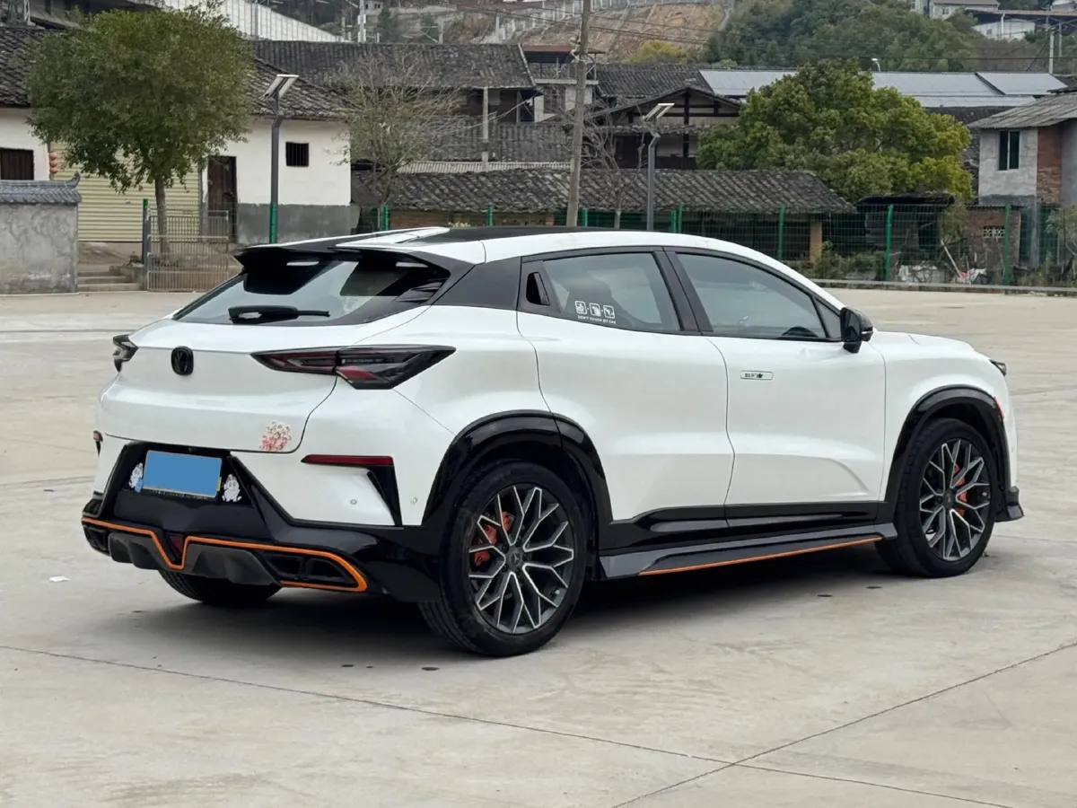 2022 ChangAn UNI-T 1.5T 188HP L4 7DCT,autocango,china used car exporter,china ev exporter,chinese used car exporter,chinese used ev exporter