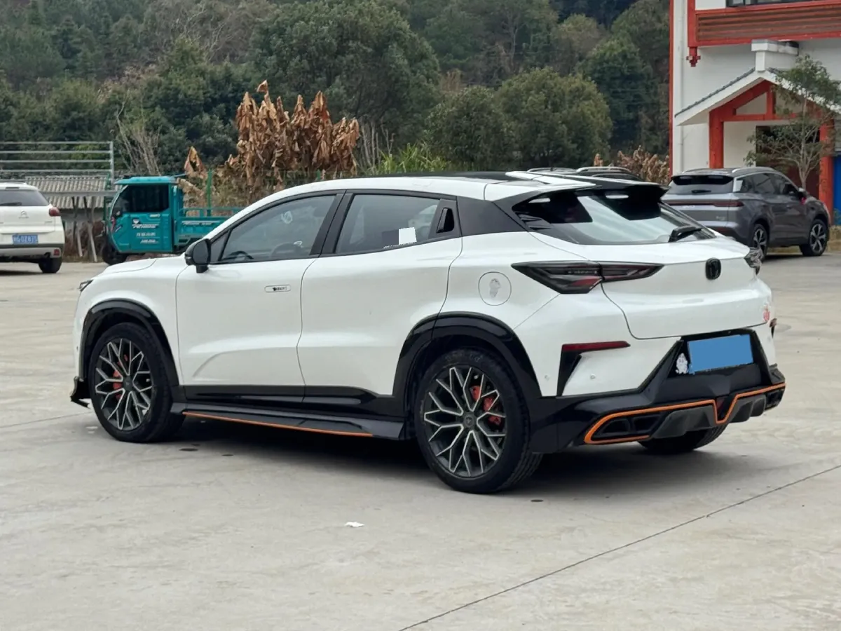 2022 ChangAn UNI-T 1.5T 188HP L4 7DCT,autocango,china used car exporter,china ev exporter,chinese used car exporter,chinese used ev exporter