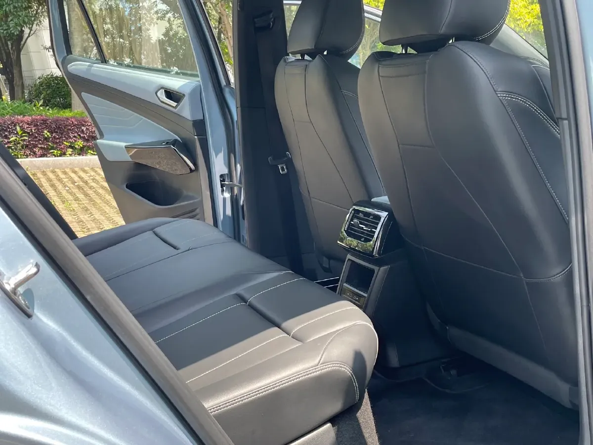 2025 Volkswagen ID.4 X BEV 52.8KWH,autocango,china used car exporter,china ev exporter,chinese used car exporter,chinese used ev exporter