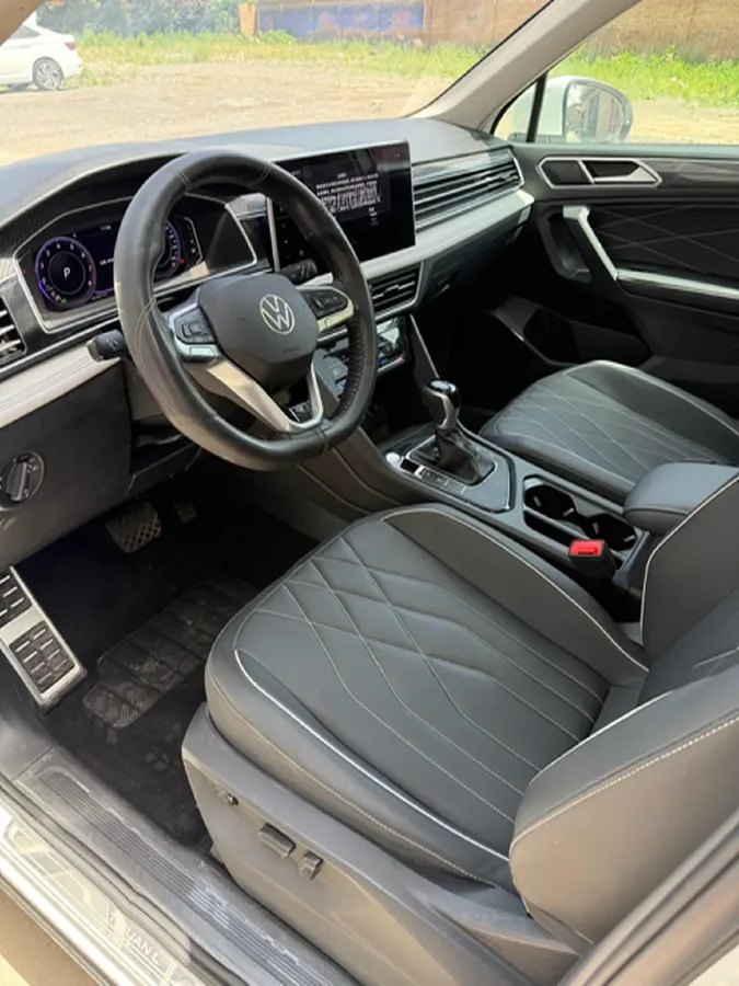 2024 Volkswagen Tiguan L 2.0T 186HP L4 7DCT,autocango,china used car exporter,china ev exporter,chinese used car exporter,chinese used ev exporter