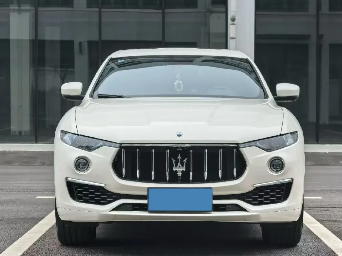 2022 Maserati Levante 2.0T 330HP L4 8AT,autocango,china used car exporter,china ev exporter,chinese used car exporter,chinese used ev exporter