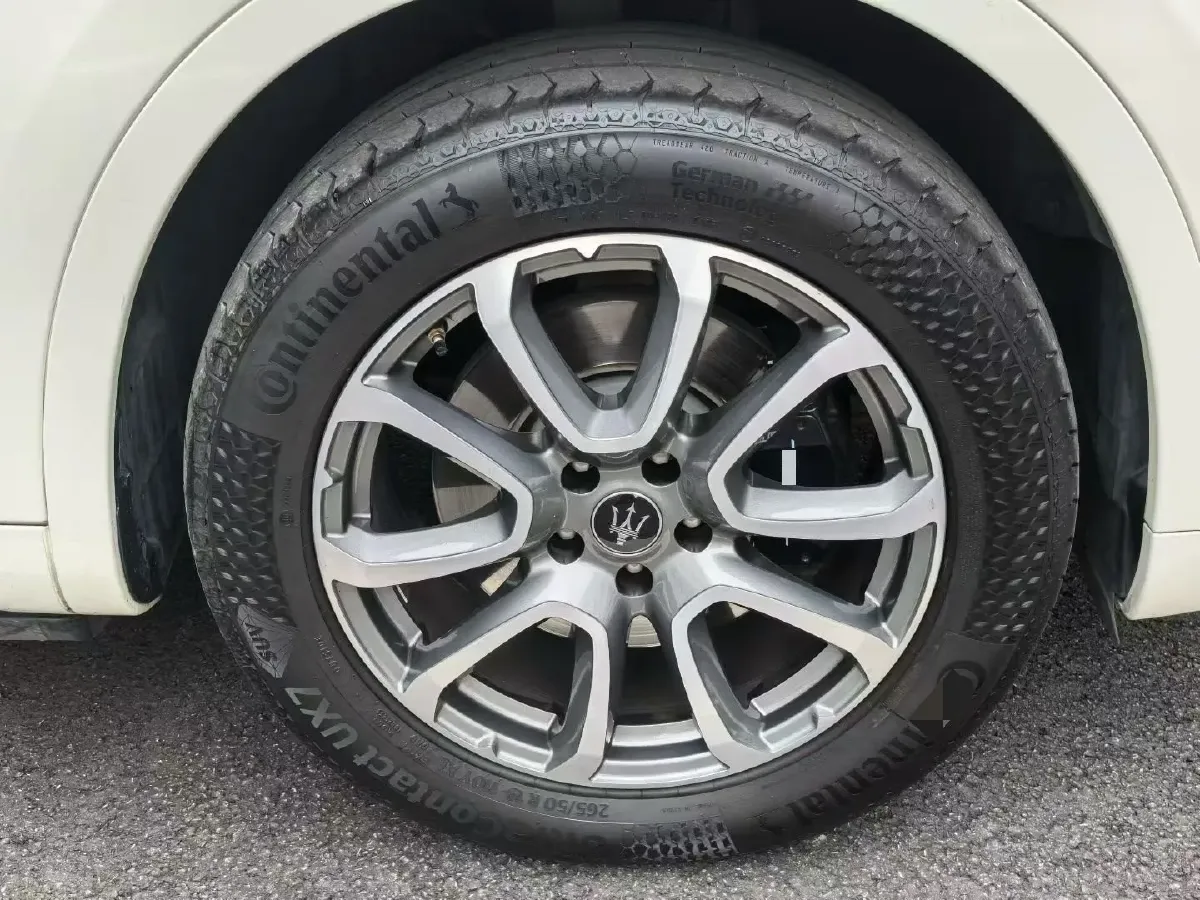 2022 Maserati Levante 2.0T 330HP L4 8AT,autocango,china used car exporter,china ev exporter,chinese used car exporter,chinese used ev exporter