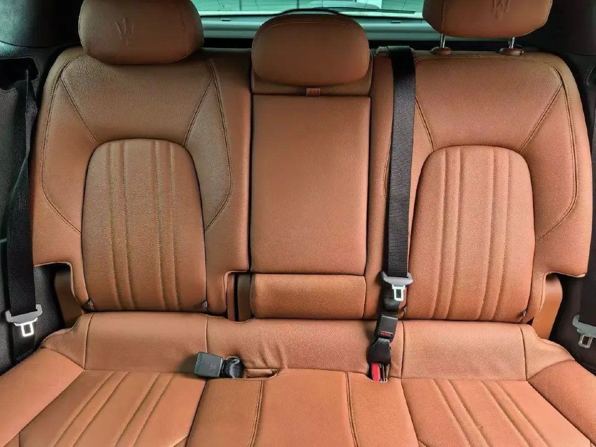 2022 Maserati Levante 2.0T 330HP L4 8AT,autocango,china used car exporter,china ev exporter,chinese used car exporter,chinese used ev exporter