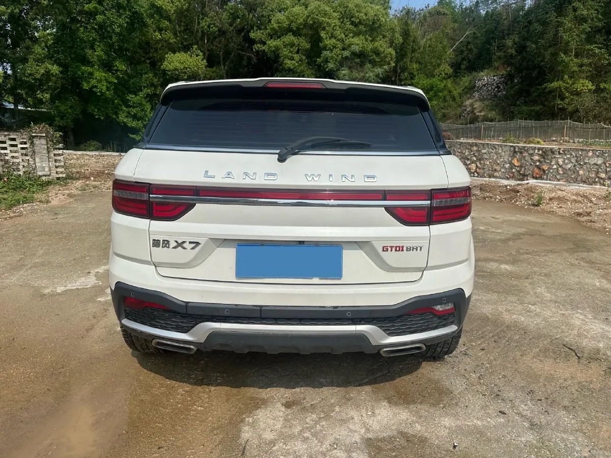 2018 Landwind X7 1.5T 163HP L4 8AT,autocango,china used car exporter,china ev exporter,chinese used car exporter,chinese used ev exporter