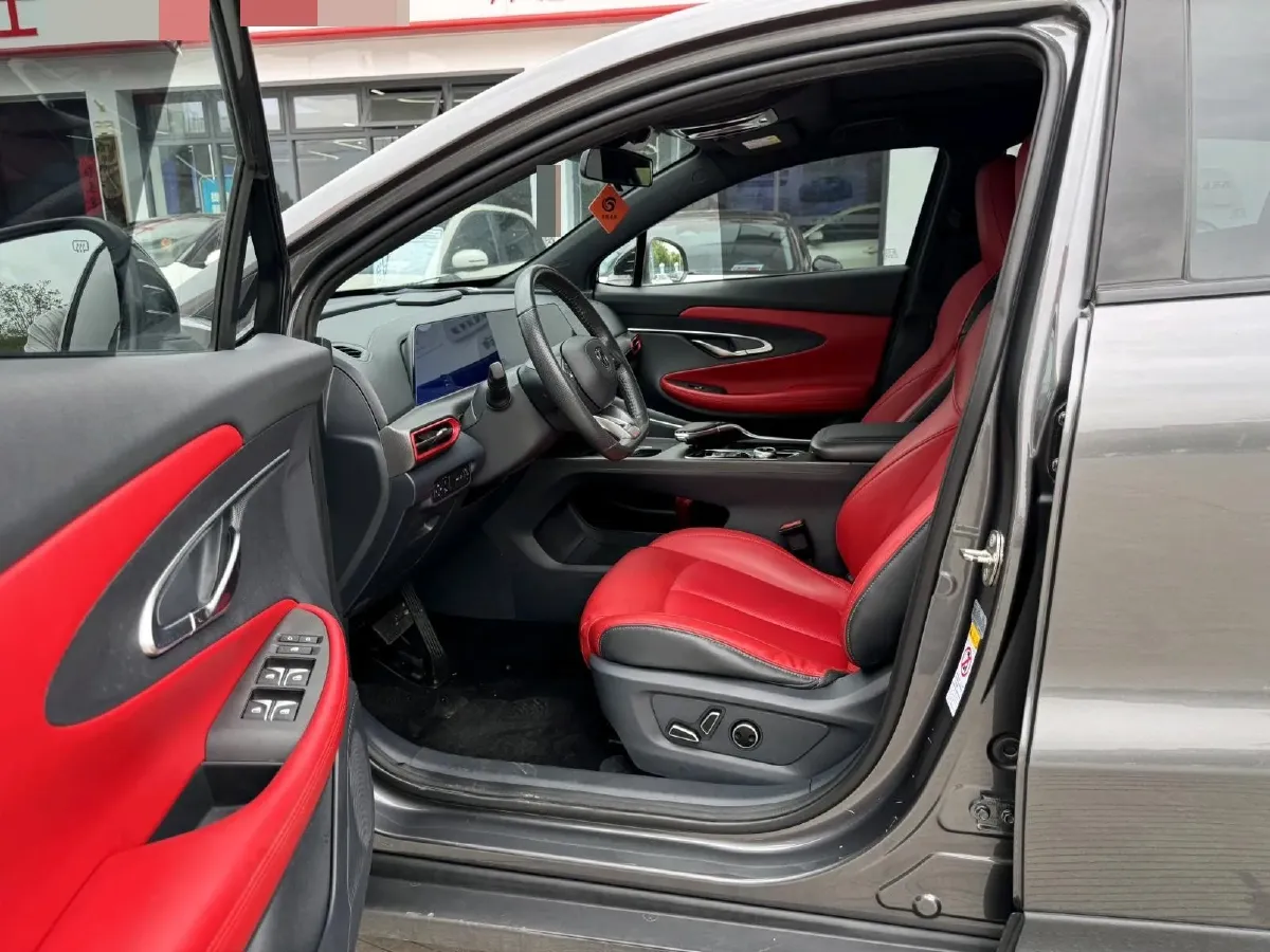 2020 ChangAn UNI-T 1.5T 180HP L4 7DCT,autocango,china used car exporter,china ev exporter,chinese used car exporter,chinese used ev exporter