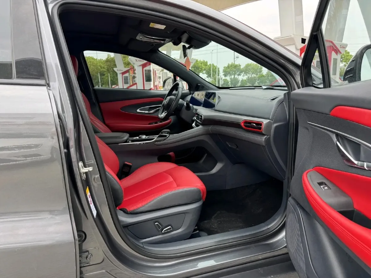 2020 ChangAn UNI-T 1.5T 180HP L4 7DCT,autocango,china used car exporter,china ev exporter,chinese used car exporter,chinese used ev exporter