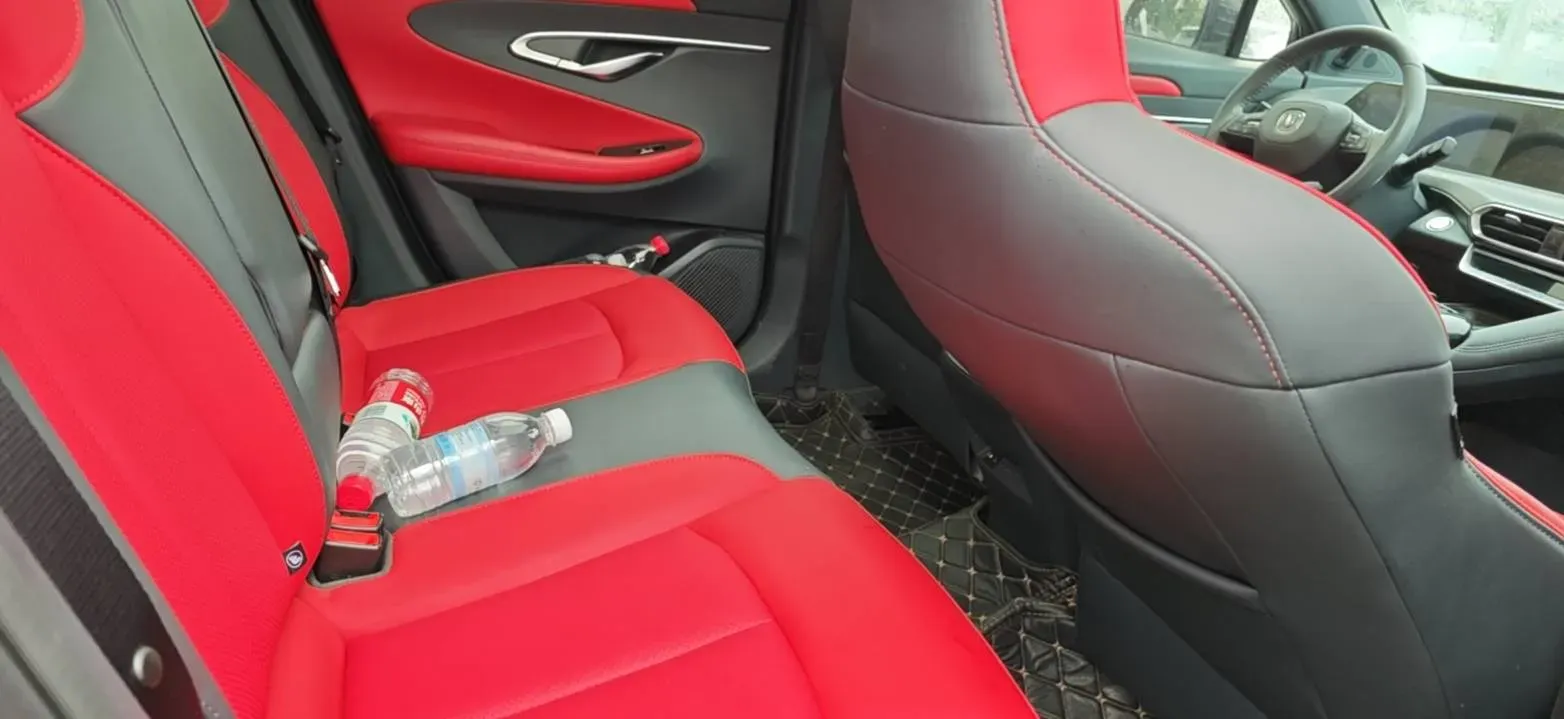 2020 ChangAn UNI-T 1.5T 180HP L4 7DCT,autocango,china used car exporter,china ev exporter,chinese used car exporter,chinese used ev exporter