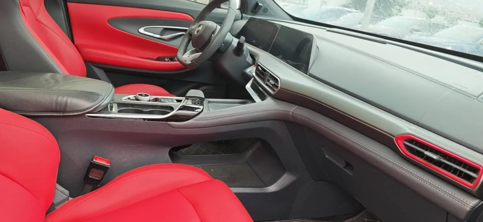 2020 ChangAn UNI-T 1.5T 180HP L4 7DCT,autocango,china used car exporter,china ev exporter,chinese used car exporter,chinese used ev exporter