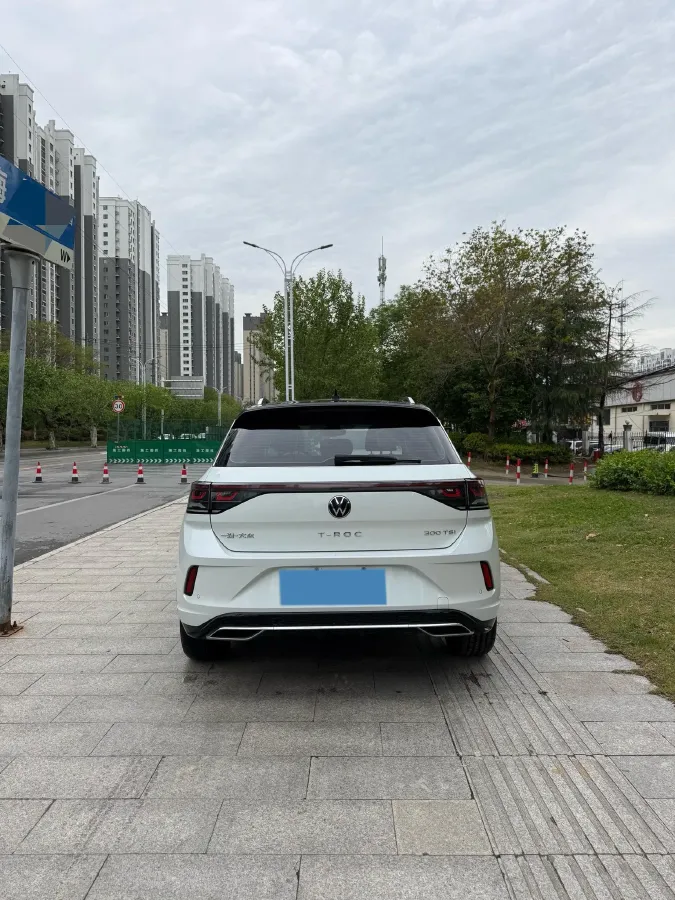 2023 Volkswagen T-Roc 1.5T 160HP L4 7DCT,autocango,china used car exporter,china ev exporter,chinese used car exporter,chinese used ev exporter