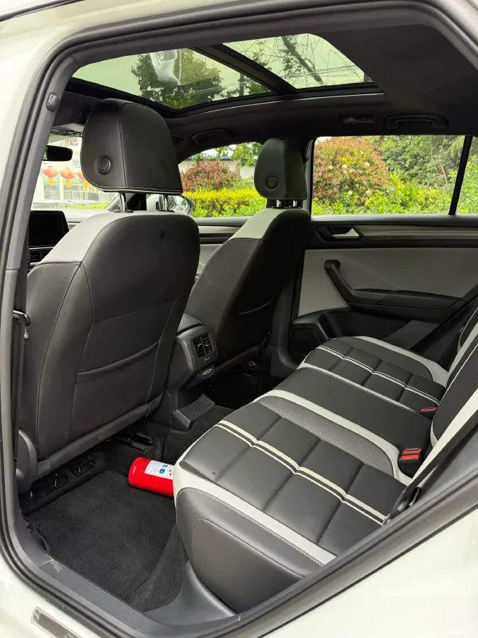 2023 Volkswagen T-Roc 1.5T 160HP L4 7DCT,autocango,china used car exporter,china ev exporter,chinese used car exporter,chinese used ev exporter