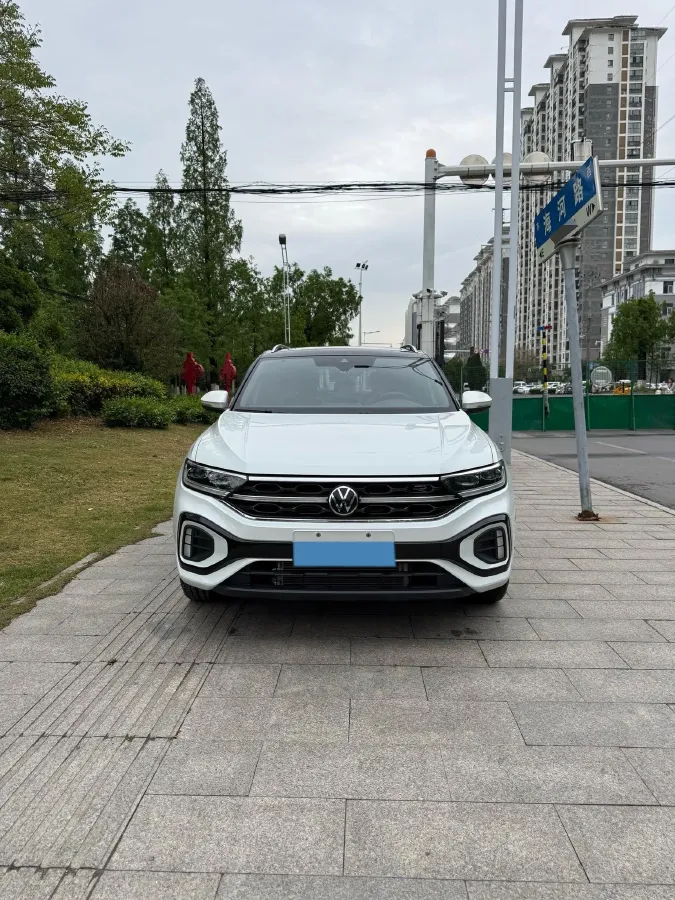 2023 Volkswagen T-Roc 1.5T 160HP L4 7DCT,autocango,china used car exporter,china ev exporter,chinese used car exporter,chinese used ev exporter