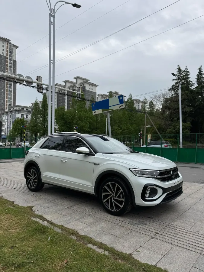 2023 Volkswagen T-Roc 1.5T 160HP L4 7DCT,autocango,china used car exporter,china ev exporter,chinese used car exporter,chinese used ev exporter