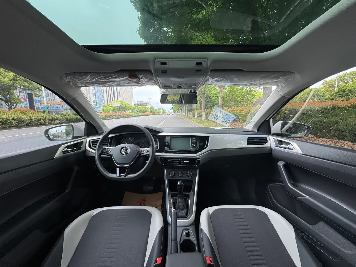 2019 Volkswagen Polo 1.5L 113HP L4 6AT,autocango,china used car exporter,china ev exporter,chinese used car exporter,chinese used ev exporter