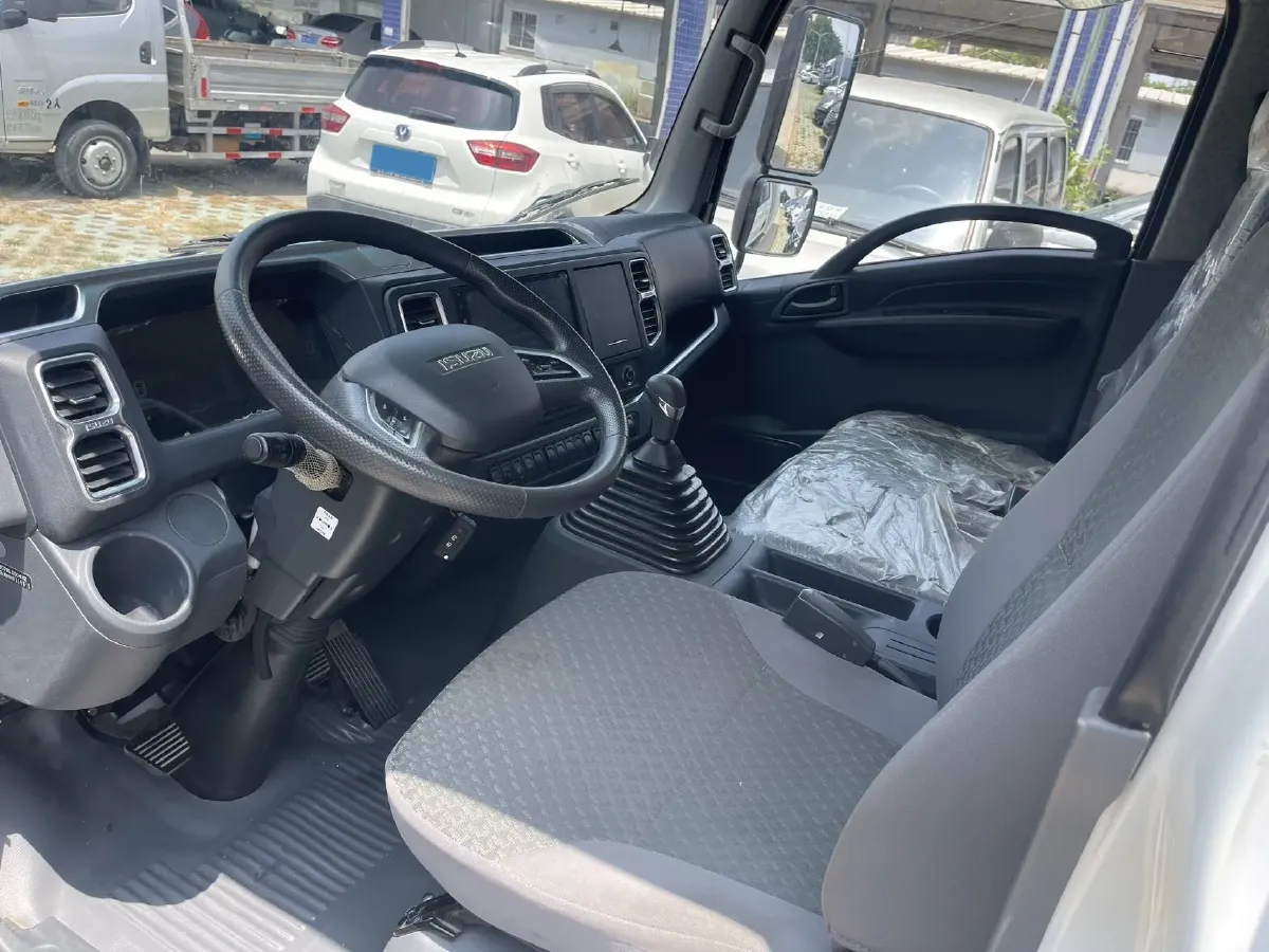 2025 Isuzu Light Truck 5MT,autocango,china used car exporter,china ev exporter,chinese used car exporter,chinese used ev exporter