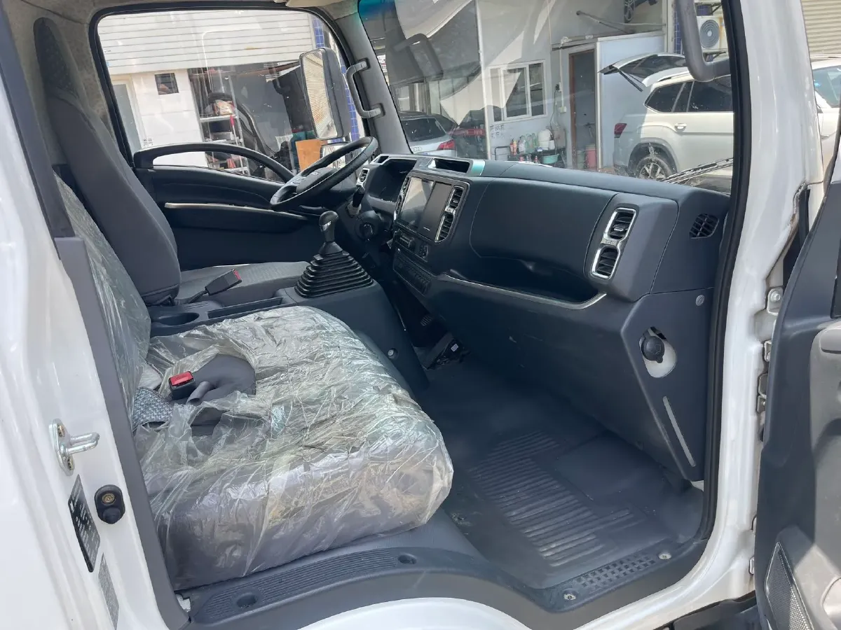 2025 Isuzu Light Truck 5MT,autocango,china used car exporter,china ev exporter,chinese used car exporter,chinese used ev exporter