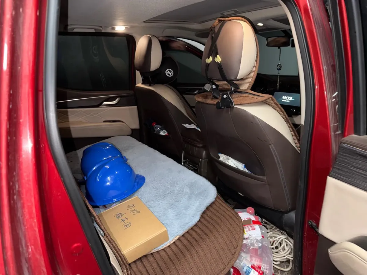 2023 Dongfeng RuiQi 7 2.3T 166HP L4 8AT,autocango,china used car exporter,china ev exporter,chinese used car exporter,chinese used ev exporter