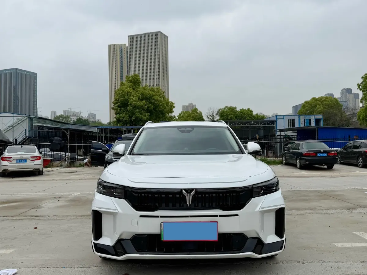 2024 Voyah FREE 1.5T 150HP L4 REEV 39.2KWH,autocango,china used car exporter,china ev exporter,chinese used car exporter,chinese used ev exporter