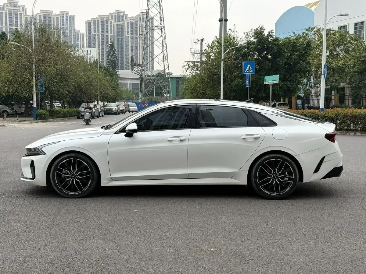 2021 Kia K5 2.0T 240HP L4 8AT,autocango,china used car exporter,china ev exporter,chinese used car exporter,chinese used ev exporter
