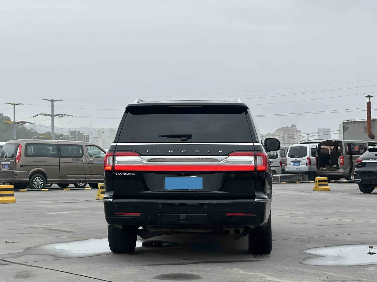 2018 Lincoln Navigator 3.5T 415HP V6 10AT,autocango,china used car exporter,china ev exporter,chinese used car exporter,chinese used ev exporter