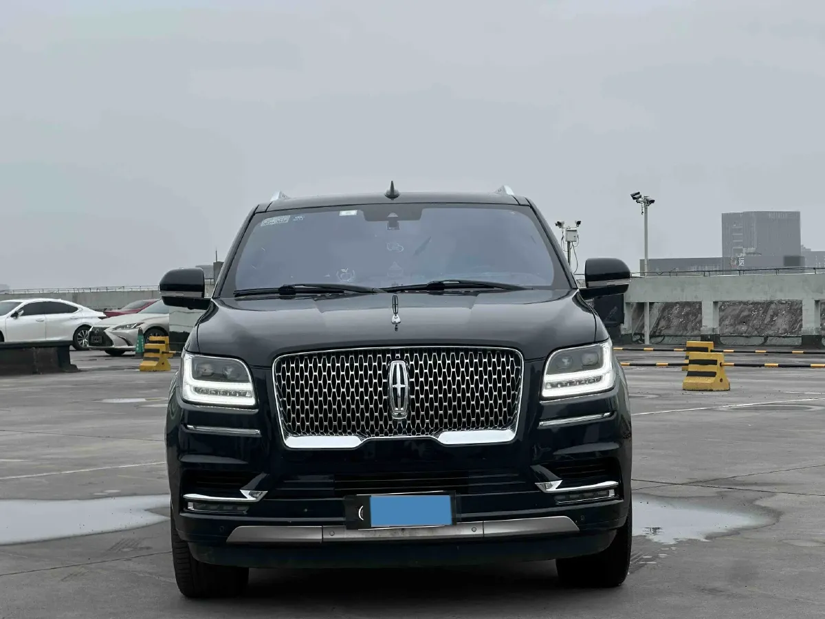 2018 Lincoln Navigator 3.5T 415HP V6 10AT,autocango,china used car exporter,china ev exporter,chinese used car exporter,chinese used ev exporter