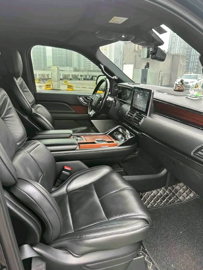 2018 Lincoln Navigator 3.5T 415HP V6 10AT,autocango,china used car exporter,china ev exporter,chinese used car exporter,chinese used ev exporter