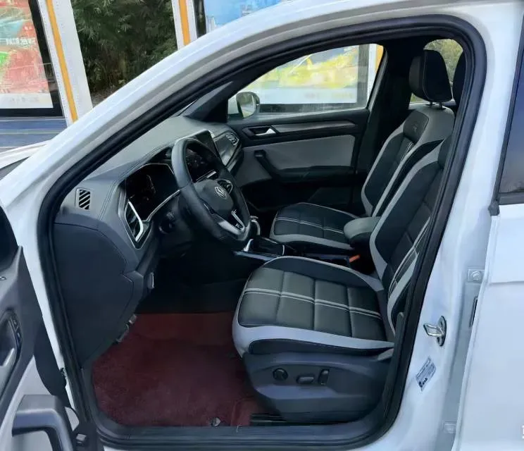 2023 Volkswagen T-Roc 1.5T 160HP L4 7DCT,autocango,china used car exporter,china ev exporter,chinese used car exporter,chinese used ev exporter