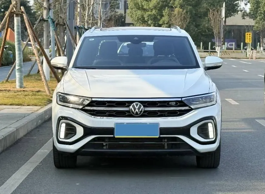 2023 Volkswagen T-Roc 1.5T 160HP L4 7DCT,autocango,china used car exporter,china ev exporter,chinese used car exporter,chinese used ev exporter