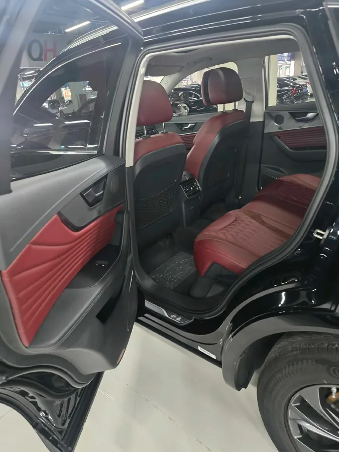 2023 HongQi HS5 2.0T 252HP L4 8AT,autocango,china used car exporter,china ev exporter,chinese used car exporter,chinese used ev exporter