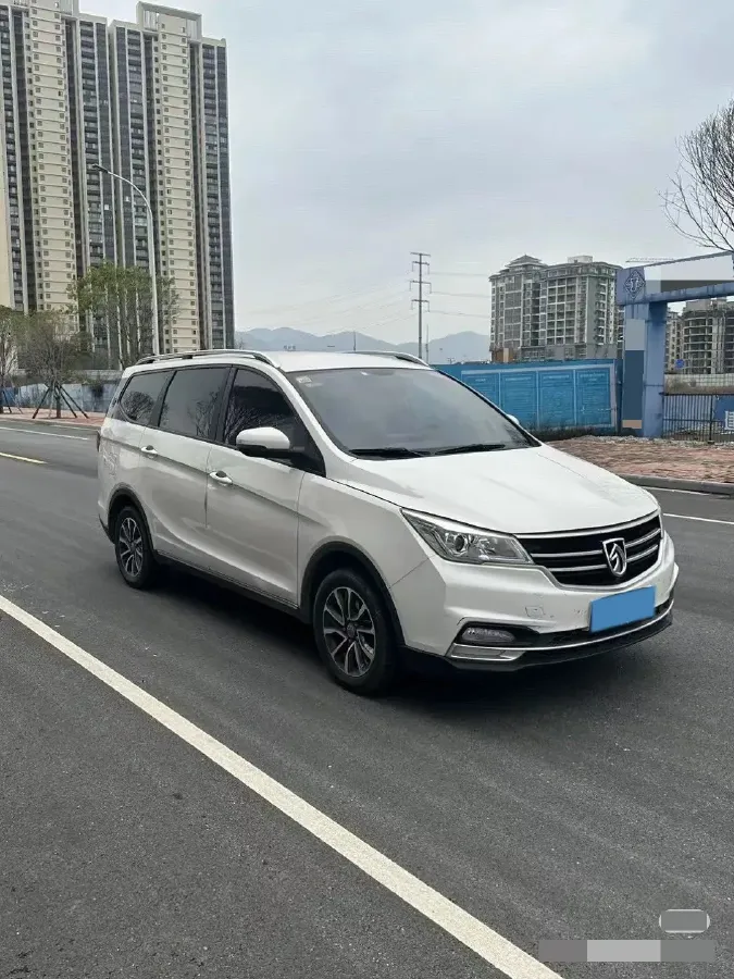 2019 BaoJun 730 1.5T 147HP L4 CVT,autocango,china used car exporter,china ev exporter,chinese used car exporter,chinese used ev exporter