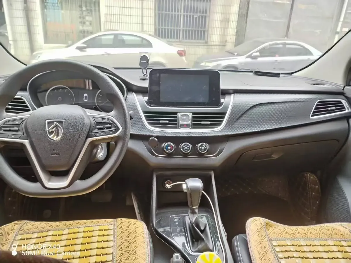 2019 BaoJun 730 1.5T 147HP L4 CVT,autocango,china used car exporter,china ev exporter,chinese used car exporter,chinese used ev exporter
