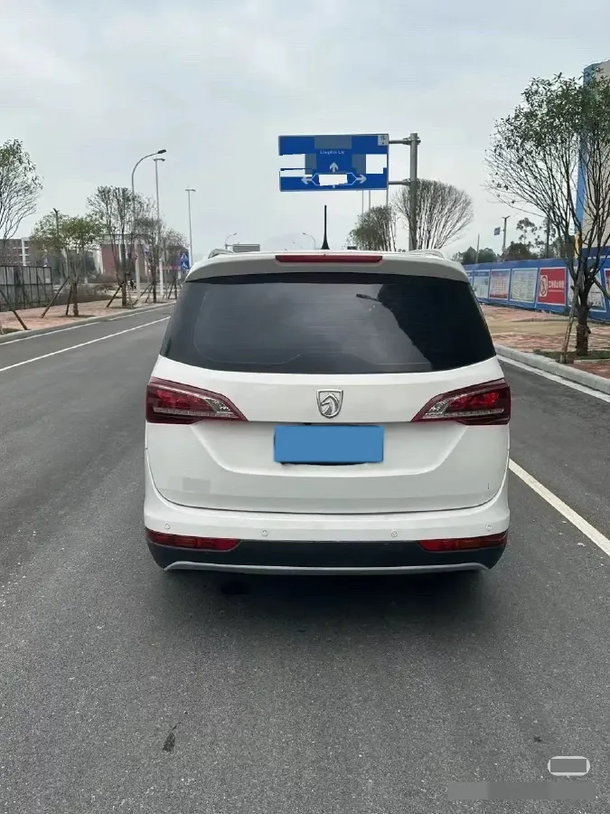 2019 BaoJun 730 1.5T 147HP L4 CVT,autocango,china used car exporter,china ev exporter,chinese used car exporter,chinese used ev exporter
