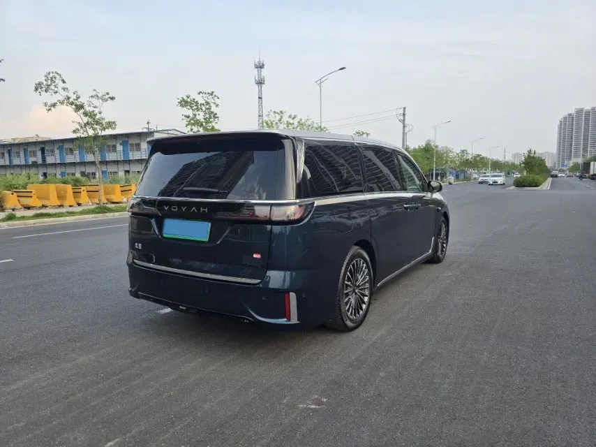 2026 Voyah Dream 1.5T 150HP L4 PHEV,autocango,china used car exporter,china ev exporter,chinese used car exporter,chinese used ev exporter