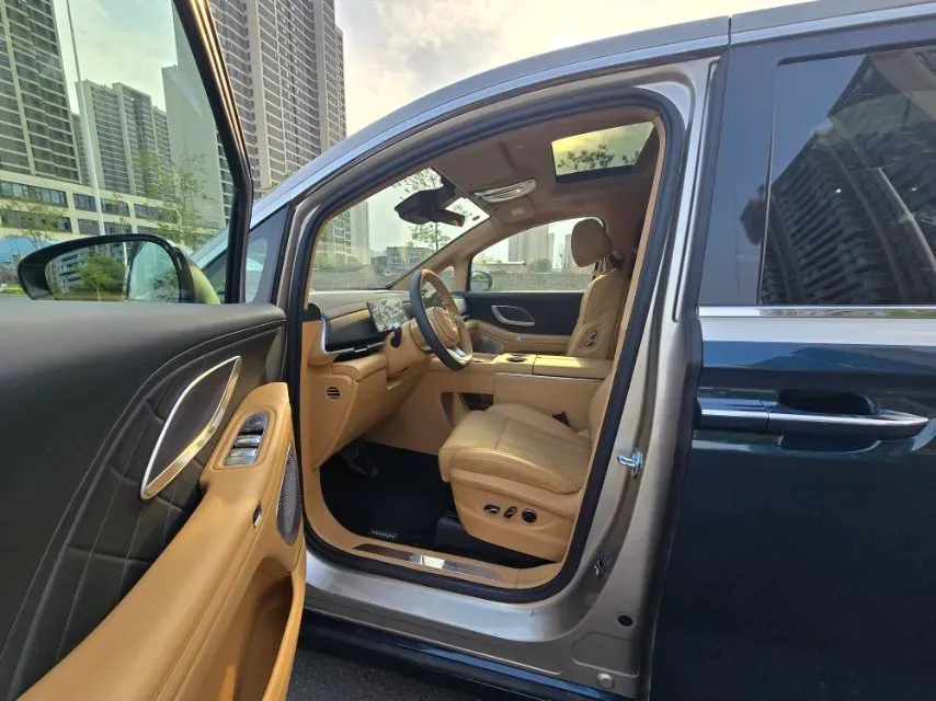 2026 Voyah Dream 1.5T 150HP L4 PHEV,autocango,china used car exporter,china ev exporter,chinese used car exporter,chinese used ev exporter